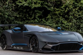 开云体育官方网站-“飞盘竞技：三叉湖田径场成全球飞盘高手的竞技场”