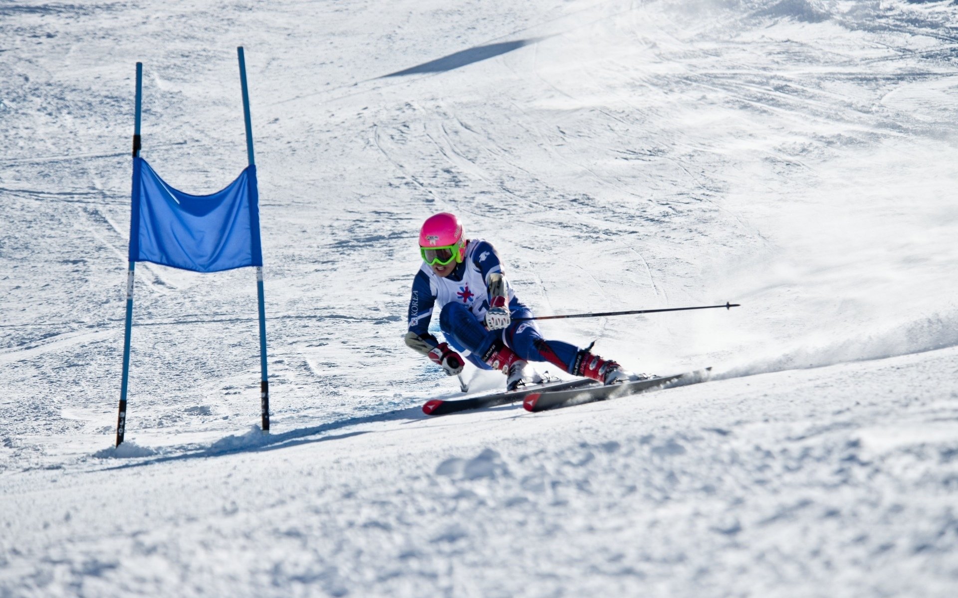 世界垒球青年联赛：新星投手稳定控制比赛节奏，世界垒球日